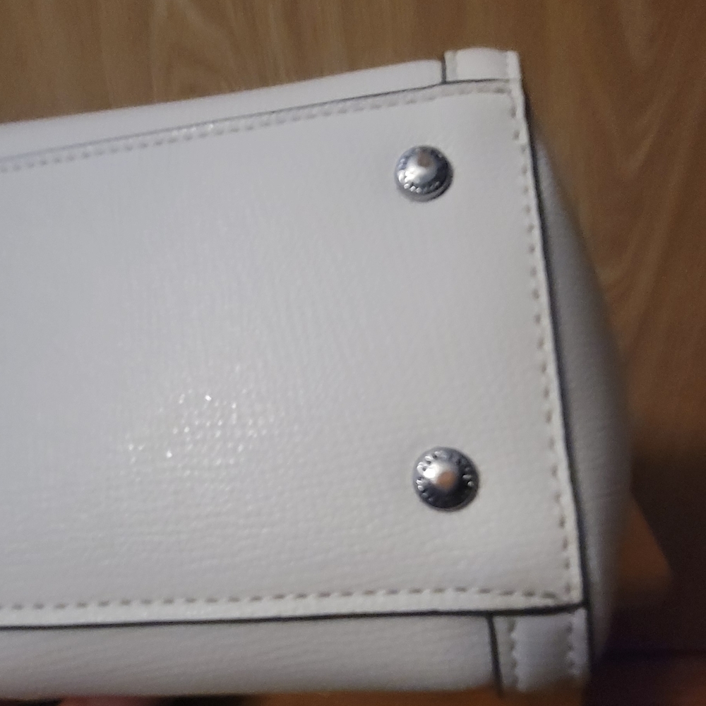 Karl Lagerfeld White Tote Bag with Heart Charm - Picture 7 of 9